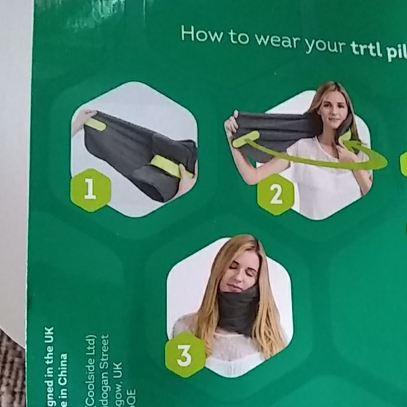 LAST One TRTL airplane travel pillow unisex. - Picture 4 of 4